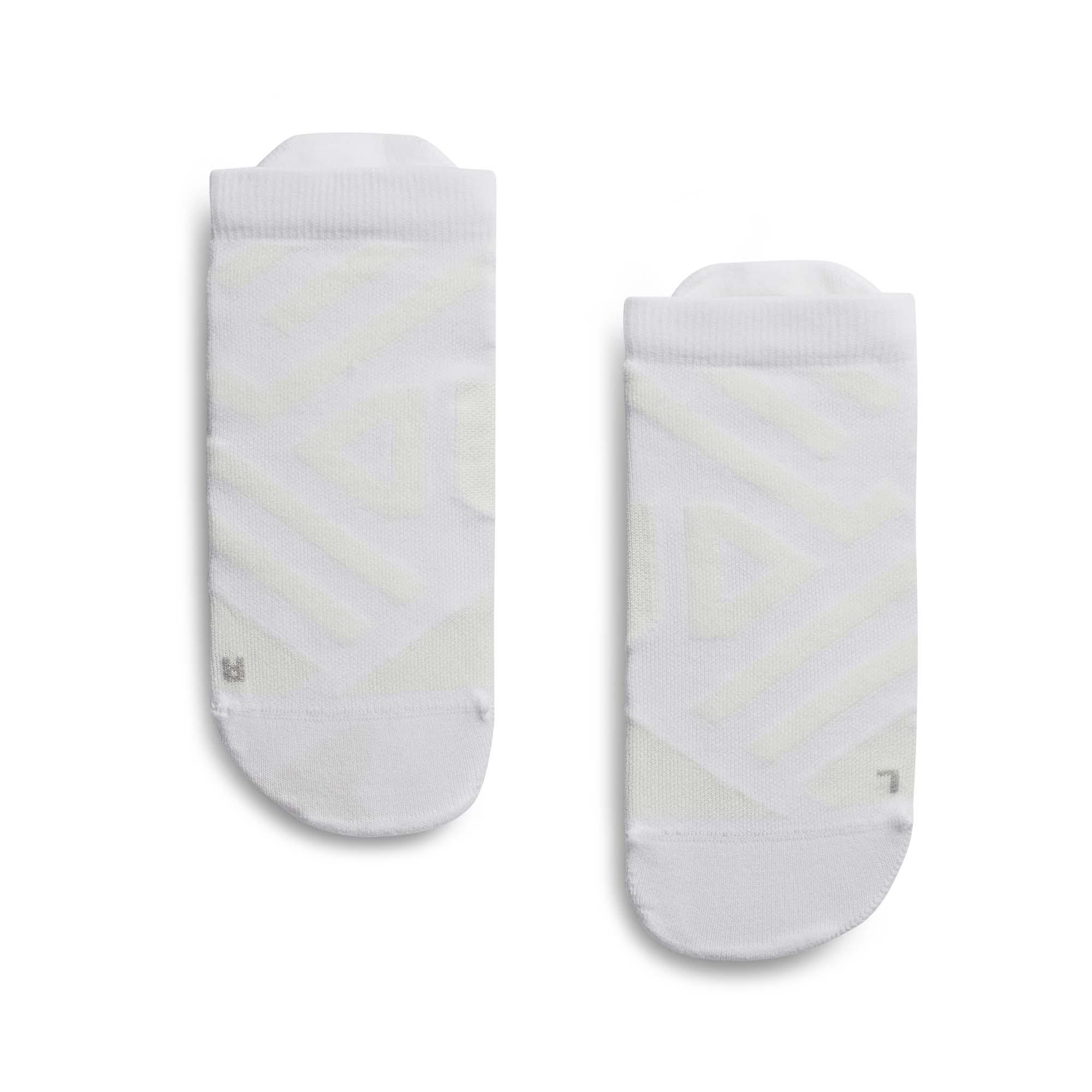 On Running Performance Low Sock - White/Ivory image