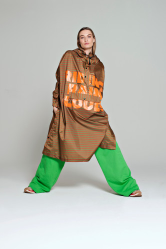 Unisex pláštěnka RAINKISS Breton Brown Green Text - Rain poncho